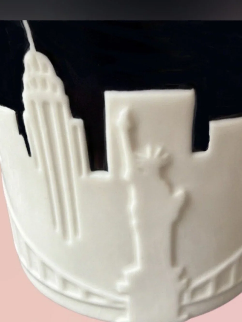 Starbucks 2010 New York City NYC 3D Relief Collector Series Coffee Mug. 16 0Z